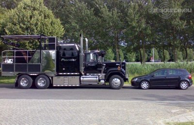 Our MEMBERS can Enlarge : Mack vs VW Golf 5