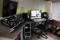 Levi-Esser-s-DJ-Booth-Oct-12