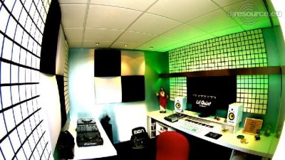 Show this booth : Lil Quint Studio Juni 2012
