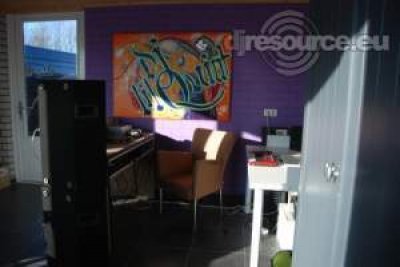 Our MEMBERS can Enlarge : Studio