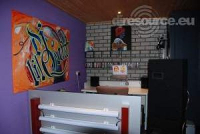 Our MEMBERS can Enlarge : Full Studio
