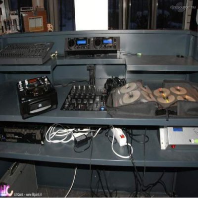 Enlarge : LilQuint's DJ Booth Dec'10