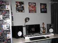 LimbGirdle-s-DJ-Booth-Aug-10