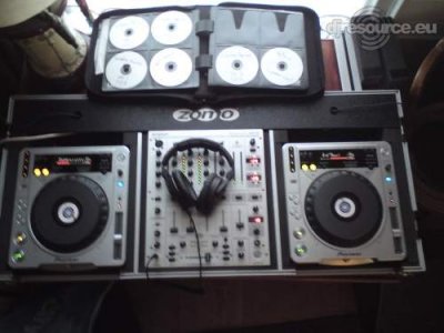 Enlarge : Look's DJ-Booth 3 Enlarge : Look's DJ-Booth 3