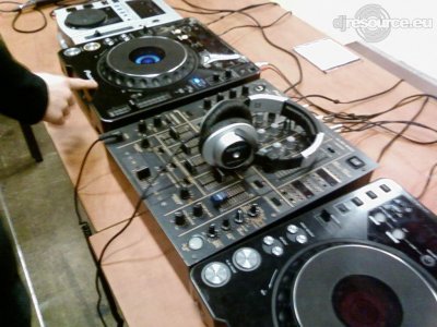 Booth: Pioneer-FTW