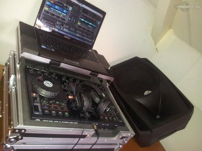 Show this booth : LuukZebregs's DJ -Booth Dec'12