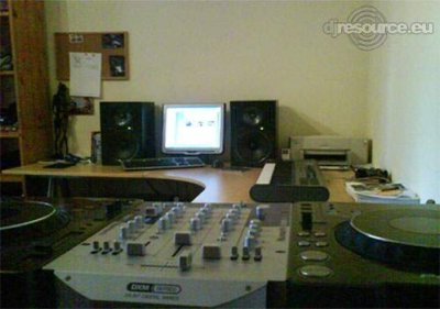 Our MEMBERS can Enlarge : Dj booth 2