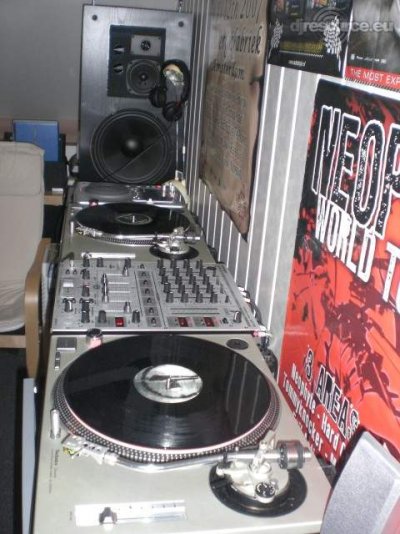 Our MEMBERS can Enlarge : DJ-Gear-sideways