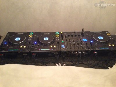 Our MEMBERS can Enlarge : DJ Booth 2