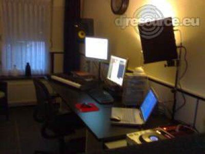 Our MEMBERS can Enlarge : MoXeGy's-Studio-2