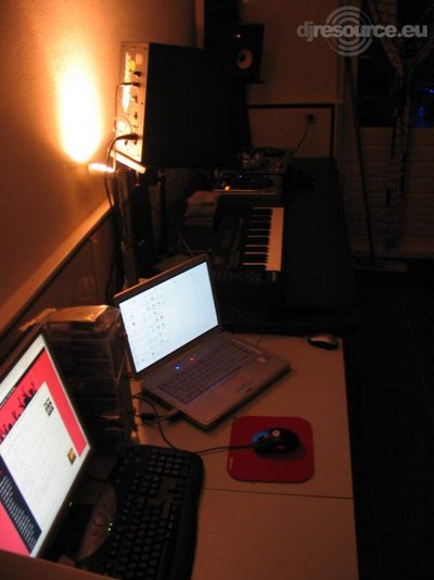 Booth: MoXeGy-music-room HQ