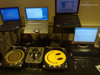 Booth: New Dj gear