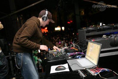 Our MEMBERS can Enlarge : Deadmau5-Live-