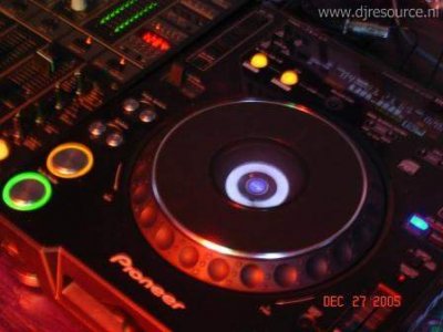 Our MEMBERS can Enlarge : CDJ 1000 MK2 Close up