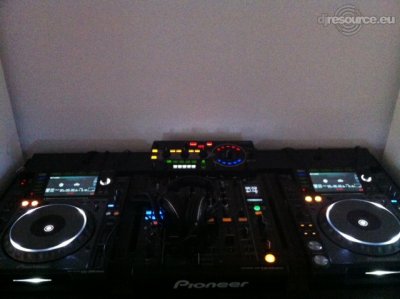 Show this booth : Oldskool47's DJ -Booth Oct'12