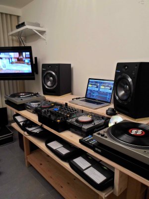 Show this booth : OneSixty's DJ -Booth Jan'13