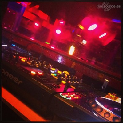 Our MEMBERS can Enlarge : Overtracked's DJ Booth Oct'13