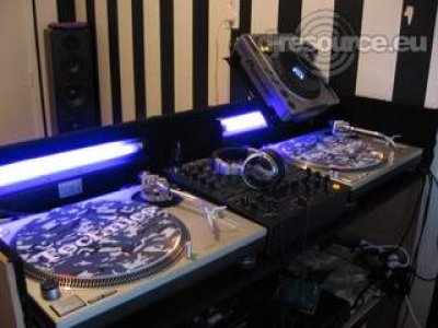 Booth: Set up: DJ Paranoia