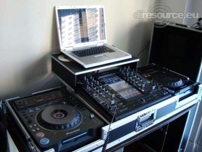 Enlarge : Piperr's DJ-Booth Enlarge : Piperr's DJ-Booth