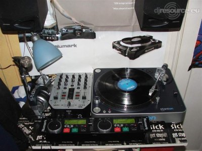 Our MEMBERS can Enlarge : dj-booth-v2