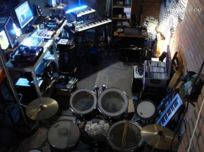 Our MEMBERS can Enlarge : Re-Noize's DJ-Booth