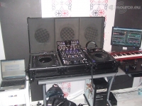 Rilano-s-DJ-Booth-Oct-11