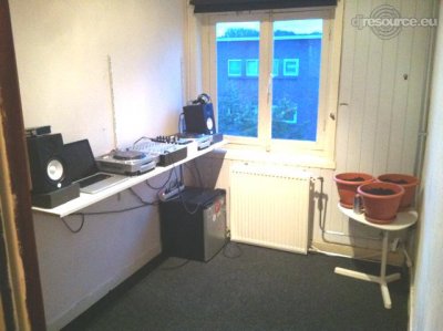 Show this booth : Roov's DJ -Booth Sep'12