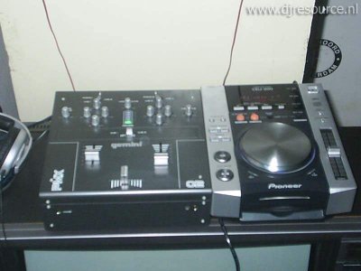 Enlarge : DJ Booth Enlarge : DJ Booth