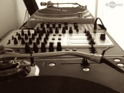 Show this booth : DJ Booth Aug 2012