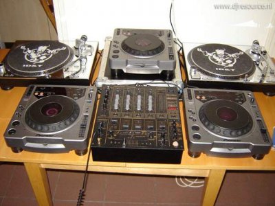 Our MEMBERS can Enlarge : Sandr Dj Booth 3