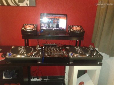 Show this booth : Scratch63's DJ -Booth Oct'12