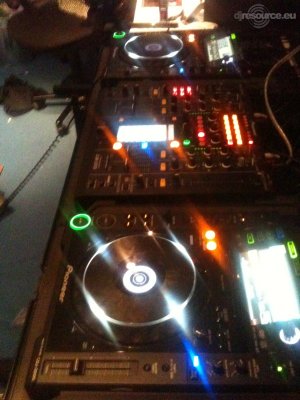 Our MEMBERS can Enlarge : Pioneer CDJ-2000 x2 + Pioneer DJM-2000