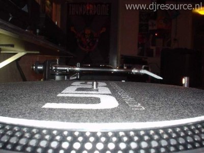 Our MEMBERS can Enlarge : Syndrome's dj Booth