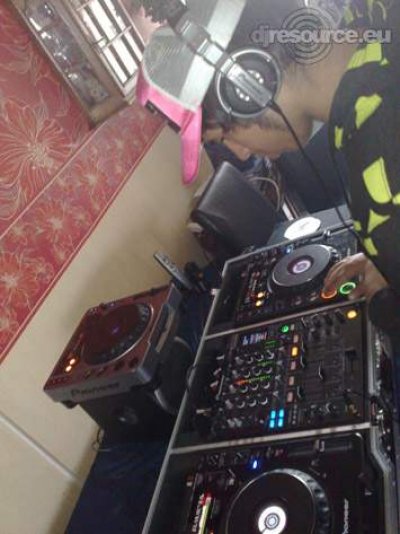 Enlarge : THE-DON's DJ-Booth