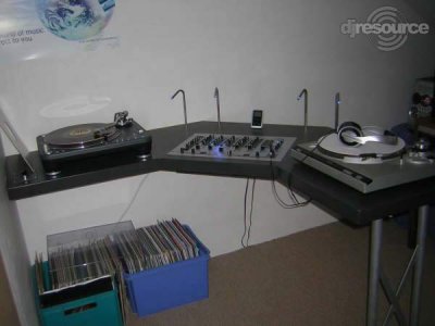 Booth: DJ-Booth