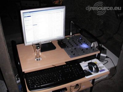 Enlarge : Booth-Tozn