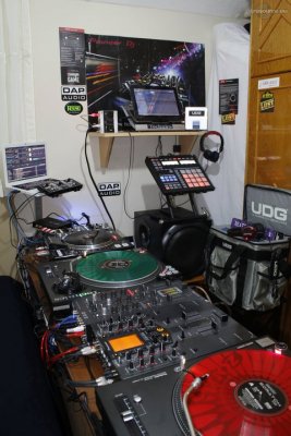Our MEMBERS can Enlarge : Studio
