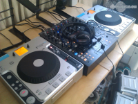 Vinnyo-s-DJ-Booth-Dec-10