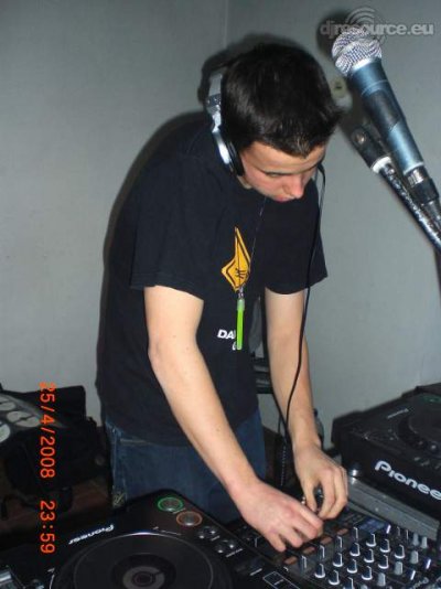 Our MEMBERS can Enlarge : Me @ Bassparty