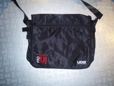 Our MEMBERS can Enlarge : UDG-Courierbag