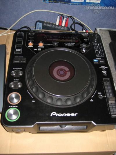 Our MEMBERS can Enlarge : CDJ1000MK3 close
