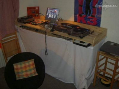Booth: DJ-Booth-@-parents