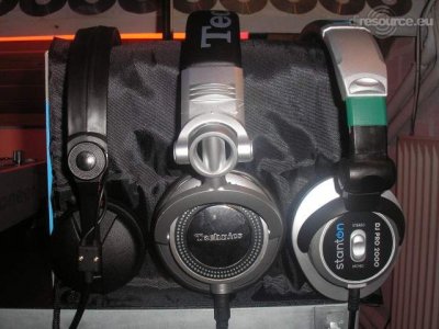 Our MEMBERS can Enlarge : Headphones