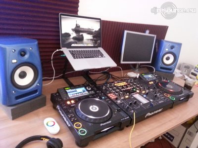 Show this booth : alexofitch's DJ -Booth Jul'13