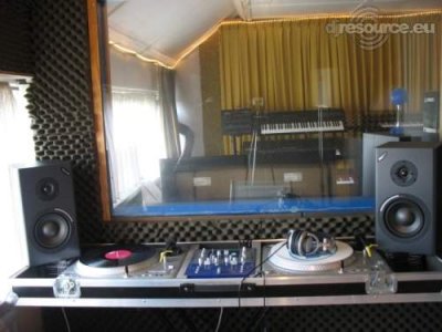 Our MEMBERS can Enlarge : DJ Booth/studio update: Nieuwe gear!