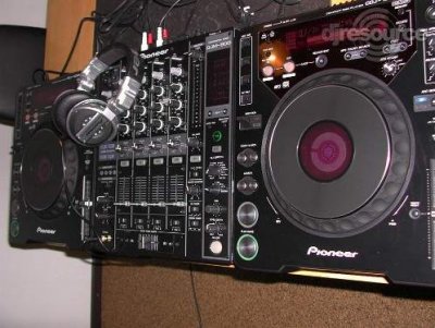 Booth: dj booth april 2006