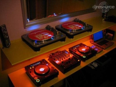 Booth: djm800