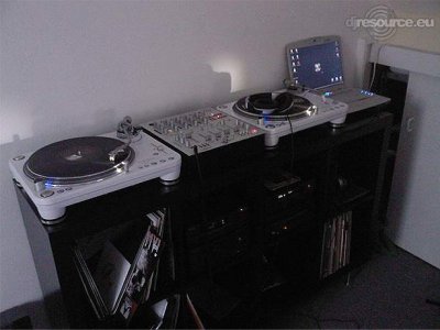 Booth: dj 'booth'