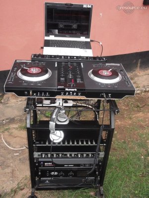 Show this booth : deejaydcue's DJ -Booth Jan'13