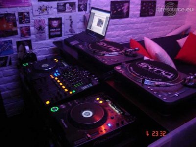 Our MEMBERS can Enlarge : dj-fuse-new-booth2